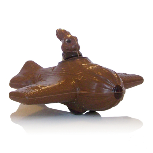 Schokoladenfigur Hase im Flugzeug